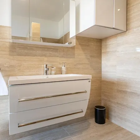 Ferienhaus Fuer 8 Personen Mit Pool Und Meerblick * コマルナ