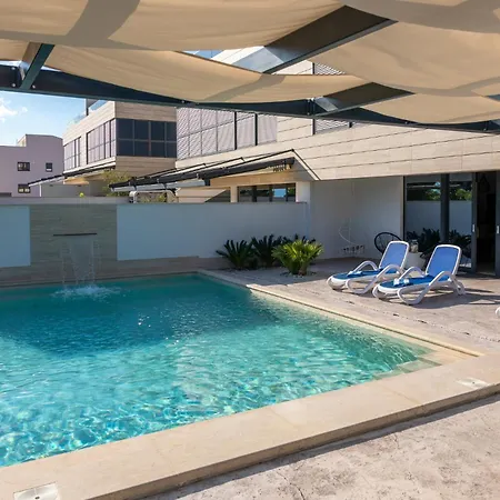 Adria View Exklusive Am Mit Pool Und Bbq Fuer 8 Personen *