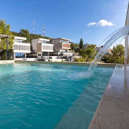 Adria View Exklusive Am Mit Pool Und Bbq Fuer 8 Personen 别墅 *