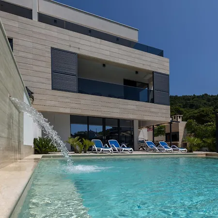 Ferienhaus Fuer 8 Personen Mit Pool Und Meerblick *