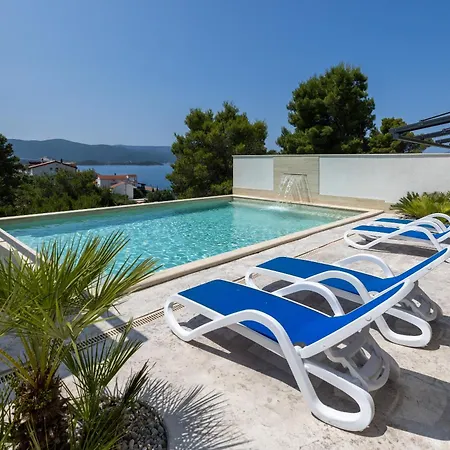 Ferienhaus Fuer 8 Personen Mit Pool Und Meerblick ヴィラ *