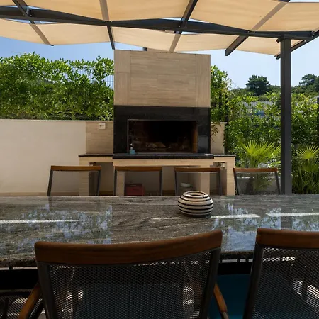 Adria View Exklusive Am Mit Pool Und Bbq Fuer 8 Personen * 科马尔纳