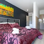 Adria View Exklusive Am Mit Pool Und Bbq Fuer 8 Personen וילה קומרנה