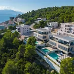 Adria View Exklusive Am Mit Pool Und Bbq Fuer 8 Personen *