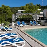 Adria View Exklusive Am Mit Pool Und Bbq Fuer 8 Personen *