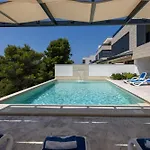 Villa Adria View Exklusive Am Mit Pool Und Bbq Fuer 8 Personen Komarna