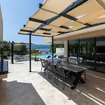 Adria View Exklusive Am Mit Pool Und Bbq Fuer 8 Personen Villa Komarna