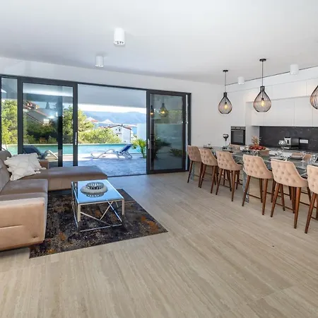 Villa Fuer 8 Personen Mit Pool Und Meerblick