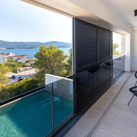 Ferienhaus Fuer 8 Personen Mit Pool Und Meerblick