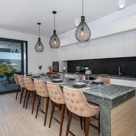 Adria View Exklusive Am Mit Pool Und Bbq Fuer 8 Personen * Komarna