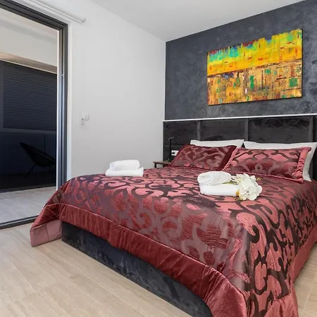 Adria View Exklusive Am Mit Pool Und Bbq Fuer 8 Personen Villa Komarna