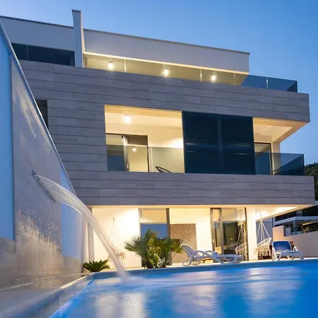 Willa Adria View Exklusive Am Mit Pool Und Bbq Fuer 8 Personen Komarna