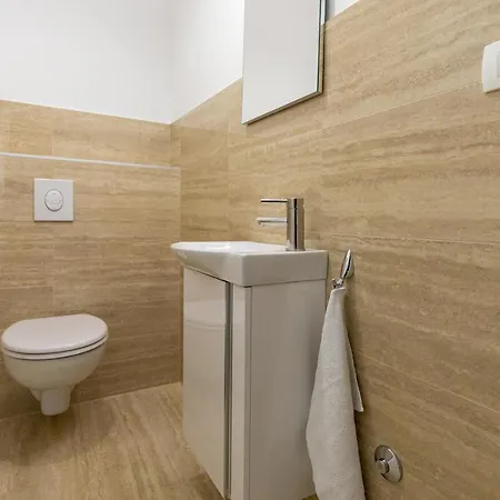 Adria View Exklusive Am Mit Pool Und Bbq Fuer 8 Personen *