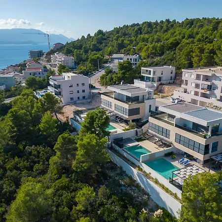 Adria View Exklusive Am Mit Pool Und Bbq Fuer 8 Personen *