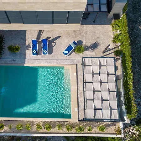 Ferienhaus Fuer 8 Personen Mit Pool Und Meerblick