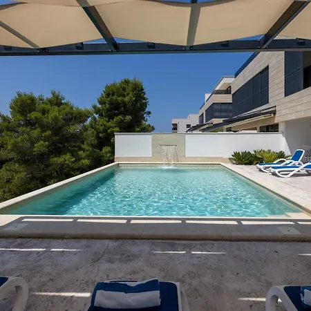 Willa Adria View Exklusive Am Mit Pool Und Bbq Fuer 8 Personen Komarna