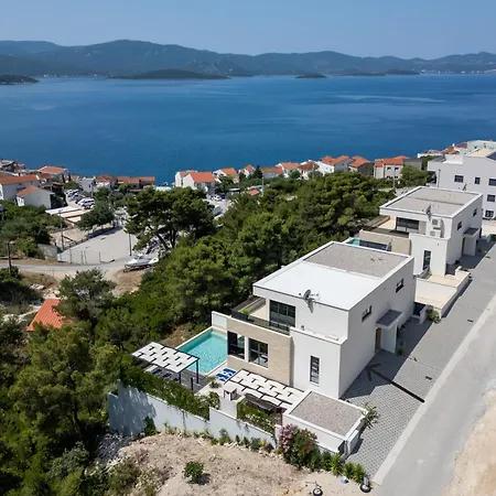 Villa Ferienhaus Fuer 8 Personen Mit Pool Und Meerblick *