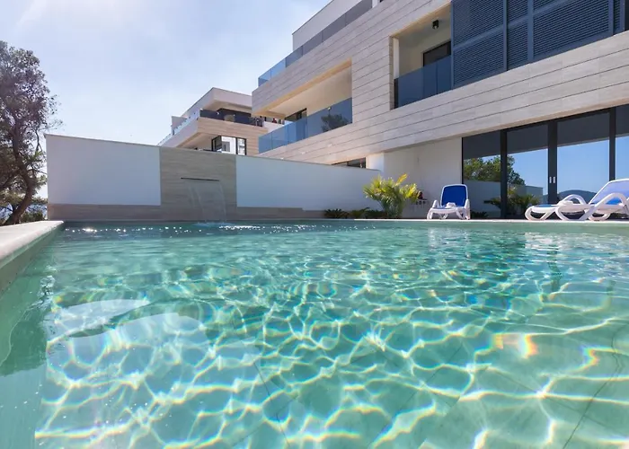 Adria View Exklusive Am Mit Pool Und Bbq Fuer 8 Personen Villa