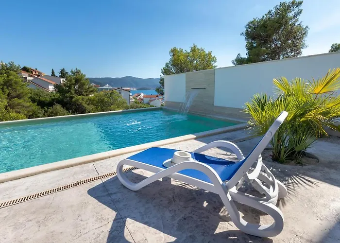 Adria View Exklusive Am Mit Pool Und Bbq Fuer 8 Personen Villa Komarna