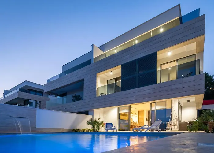 Adria View Exklusive Am Mit Pool Und Bbq Fuer 8 Personen * קומרנה