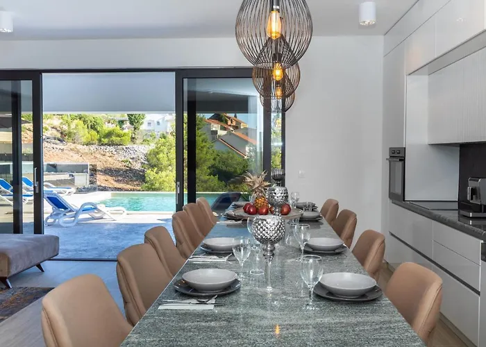 Villa Adria View Exklusive Am Mit Pool Und Bbq Fuer 8 Personen