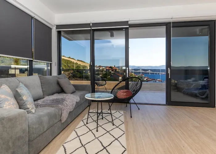 Adria View Exklusive Am Mit Pool Und Bbq Fuer 8 Personen Villa