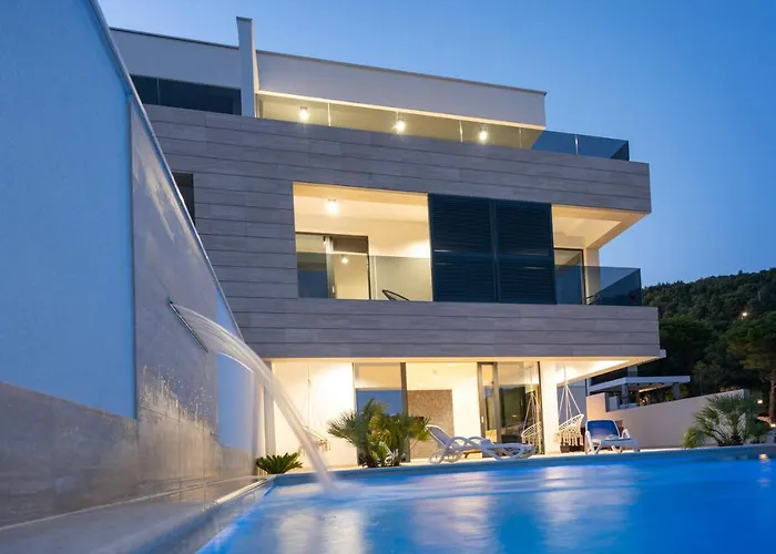 וילה Adria View Exklusive Am Mit Pool Und Bbq Fuer 8 Personen קומרנה