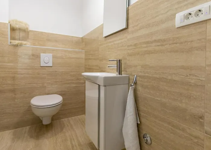 Adria View Exklusive Am Mit Pool Und Bbq Fuer 8 Personen *