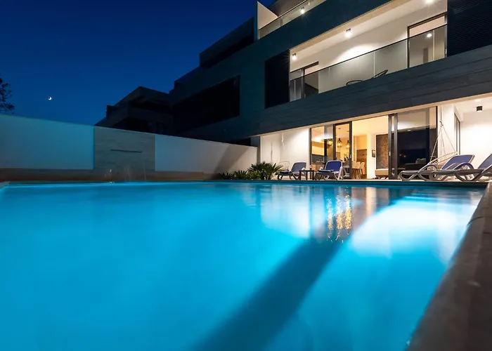 Adria View Exklusive Am Mit Pool Und Bbq Fuer 8 Personen Villa