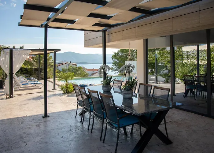 Willa Adria View Exklusive Am Mit Pool Und Bbq Fuer 8 Personen