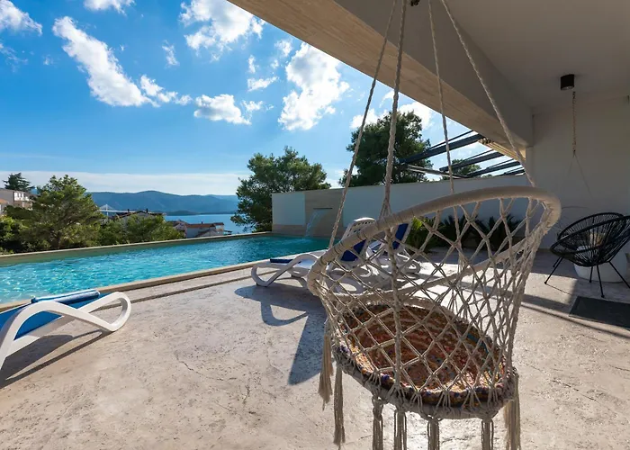 Adria View Exklusive Am Mit Pool Und Bbq Fuer 8 Personen Villa Komarna