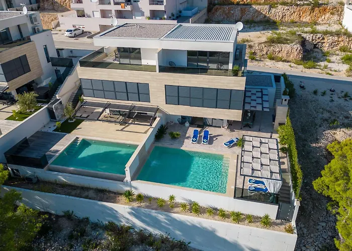 וילה Adria View Exklusive Am Mit Pool Und Bbq Fuer 8 Personen