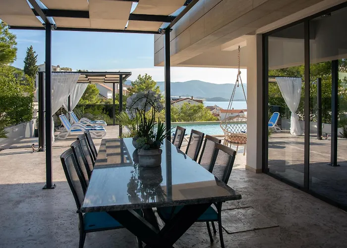 Adria View Exklusive Am Mit Pool Und Bbq Fuer 8 Personen *