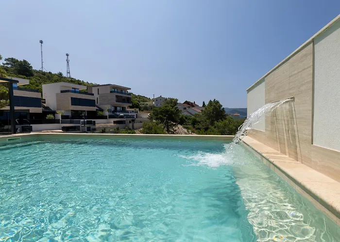 וילה Adria View Exklusive Am Mit Pool Und Bbq Fuer 8 Personen