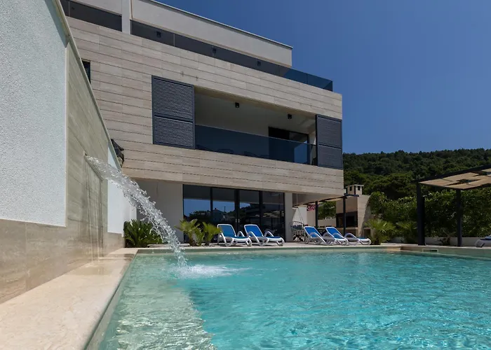 Adria View Exklusive Am Mit Pool Und Bbq Fuer 8 Personen *