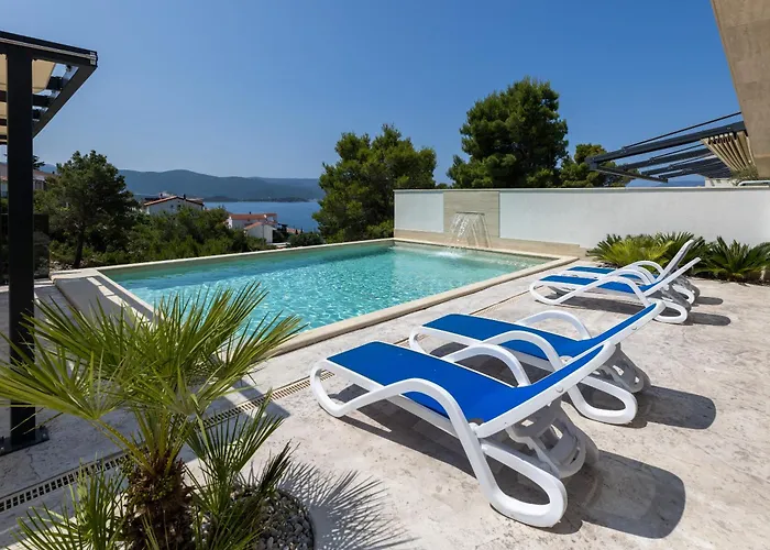 Adria View Exklusive Am Mit Pool Und Bbq Fuer 8 Personen Villa *