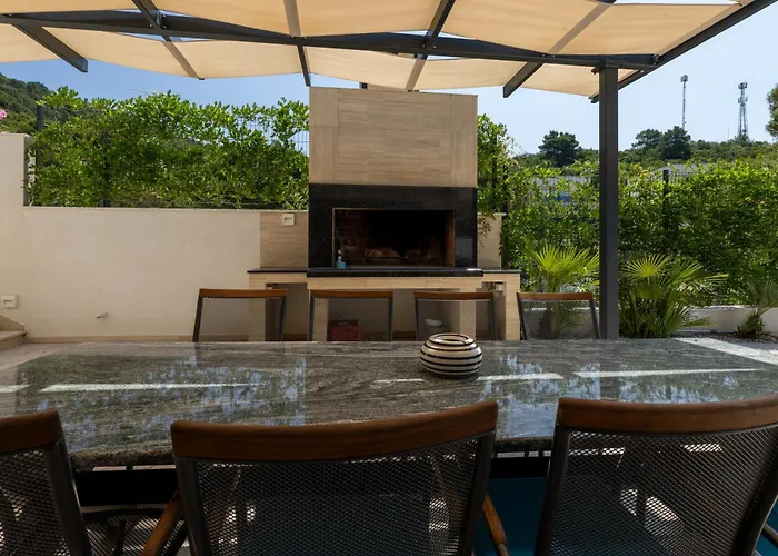 Adria View Exklusive Am Mit Pool Und Bbq Fuer 8 Personen * קומרנה