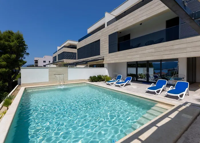 Adria View Exklusive Am Mit Pool Und Bbq Fuer 8 Personen * קומרנה