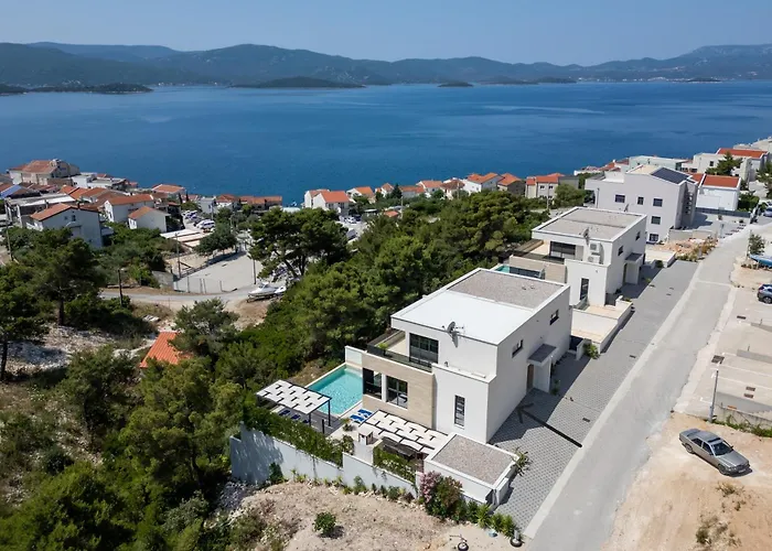 Willa Adria View Exklusive Am Mit Pool Und Bbq Fuer 8 Personen *